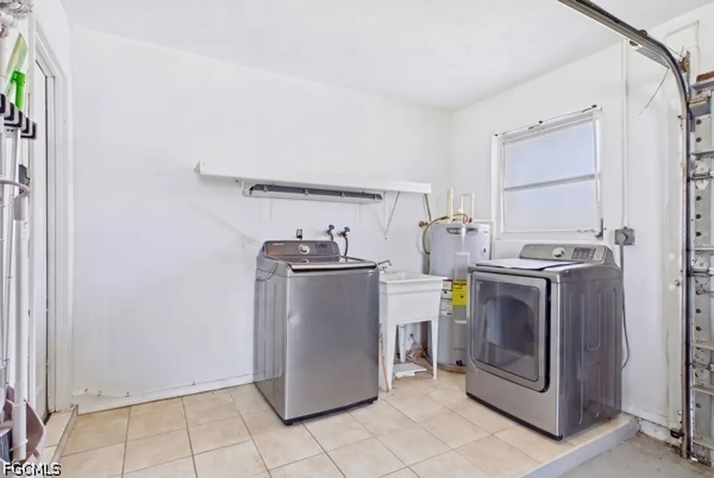 3419 SE 4th Place Cape Coral FL 33904