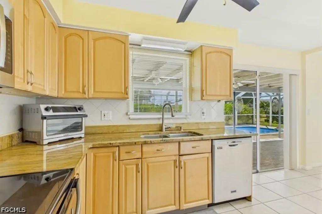 3419 SE 4th Place Cape Coral FL 33904