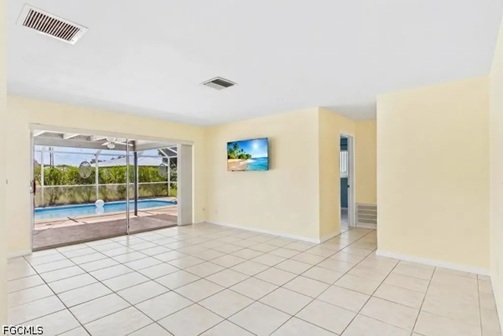 3419 SE 4th Place Cape Coral FL 33904