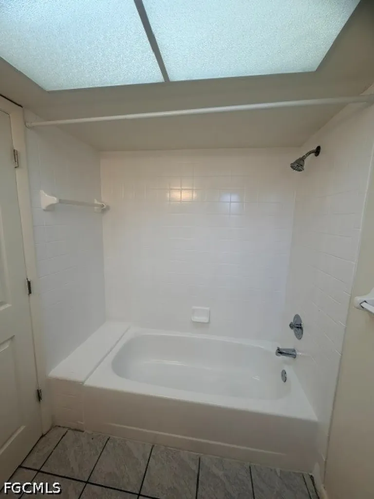 1318 SE 40th Terrace Cape Coral FL 33904
