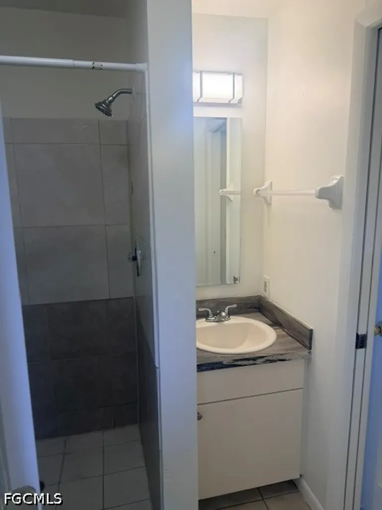 1318 SE 40th Terrace Cape Coral FL 33904