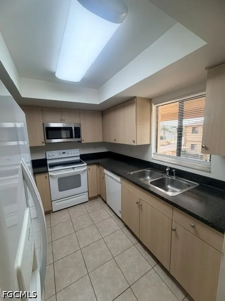 1318 SE 40th Terrace Cape Coral FL 33904