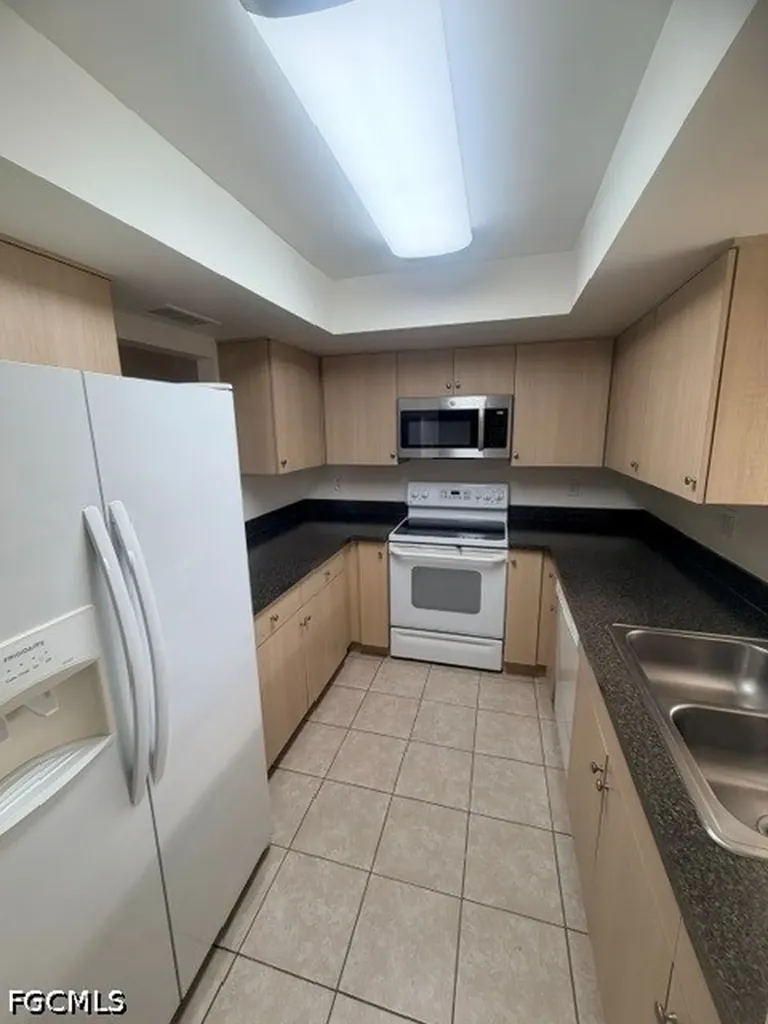 1318 SE 40th Terrace Cape Coral FL 33904