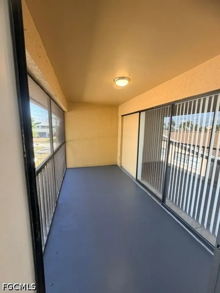 1318 SE 40th Terrace Cape Coral FL 33904
