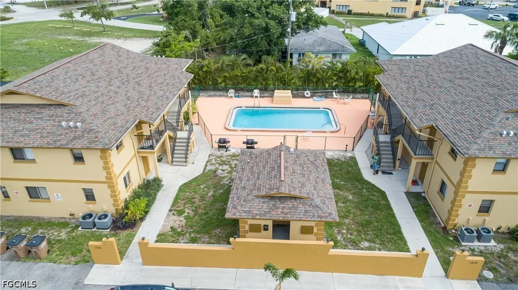 1318 SE 40th Terrace Cape Coral FL 33904