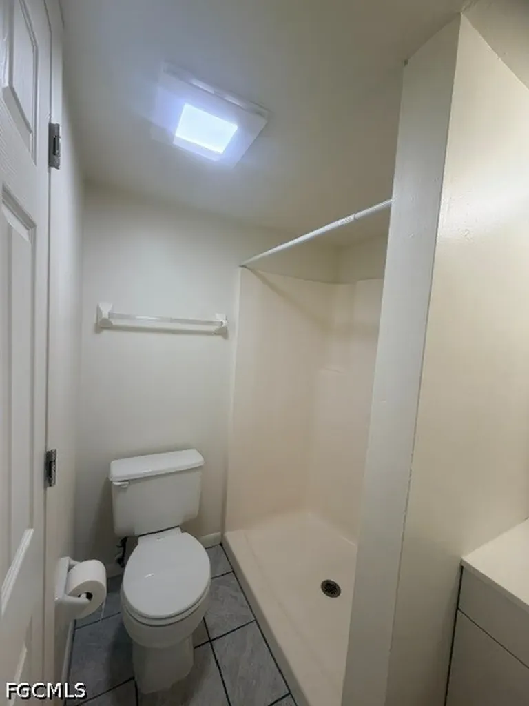 1318 SE 40th Terrace Cape Coral FL 33904