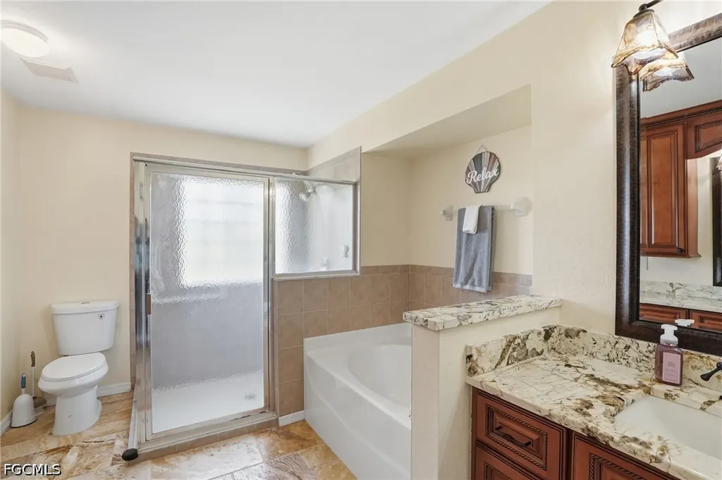 4304 NE 23rd Place Cape Coral FL 33909
