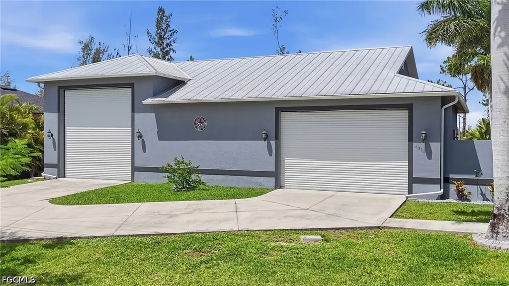 4304 NE 23rd Place Cape Coral FL 33909