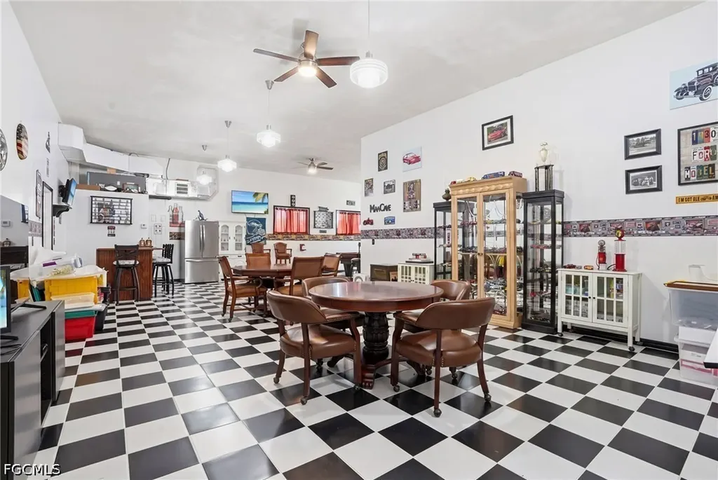 4304 NE 23rd Place Cape Coral FL 33909