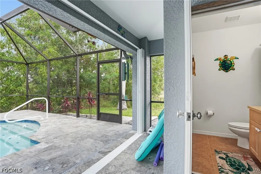 4304 NE 23rd Place Cape Coral FL 33909