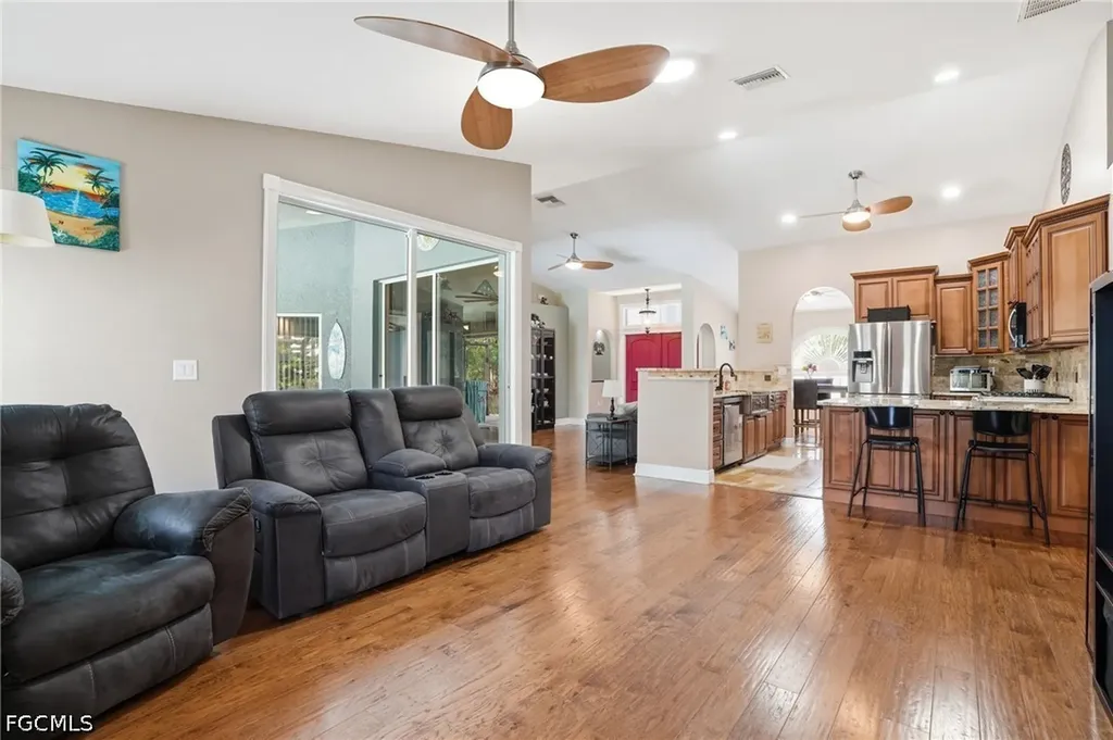 4304 NE 23rd Place Cape Coral FL 33909