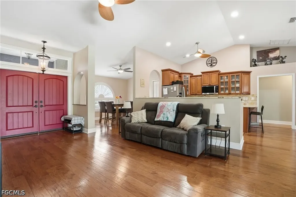 4304 NE 23rd Place Cape Coral FL 33909