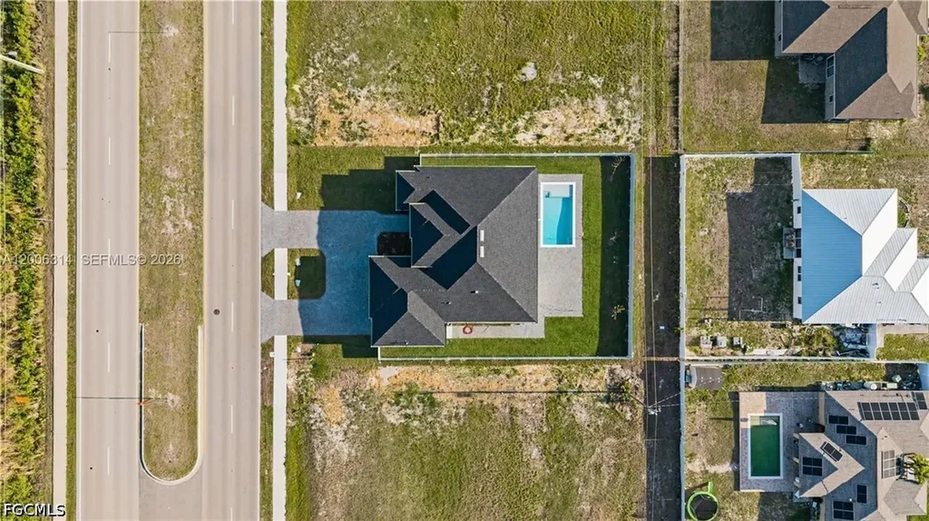 628 Chiquita Boulevard N Cape Coral FL 33993
