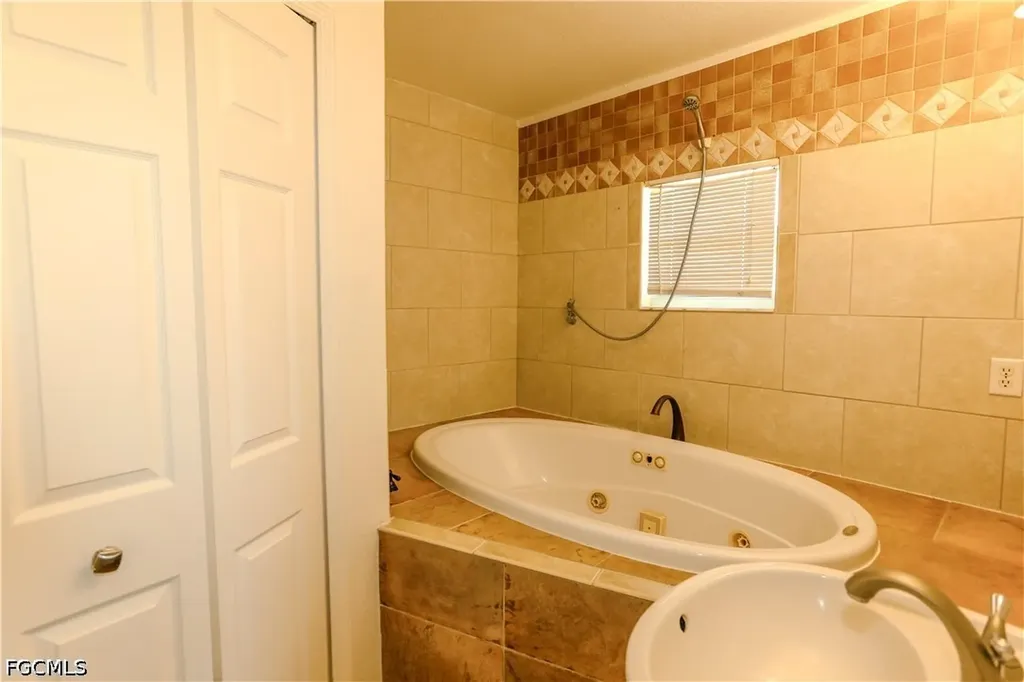 1834 NW 6th Avenue Cape Coral FL 33993
