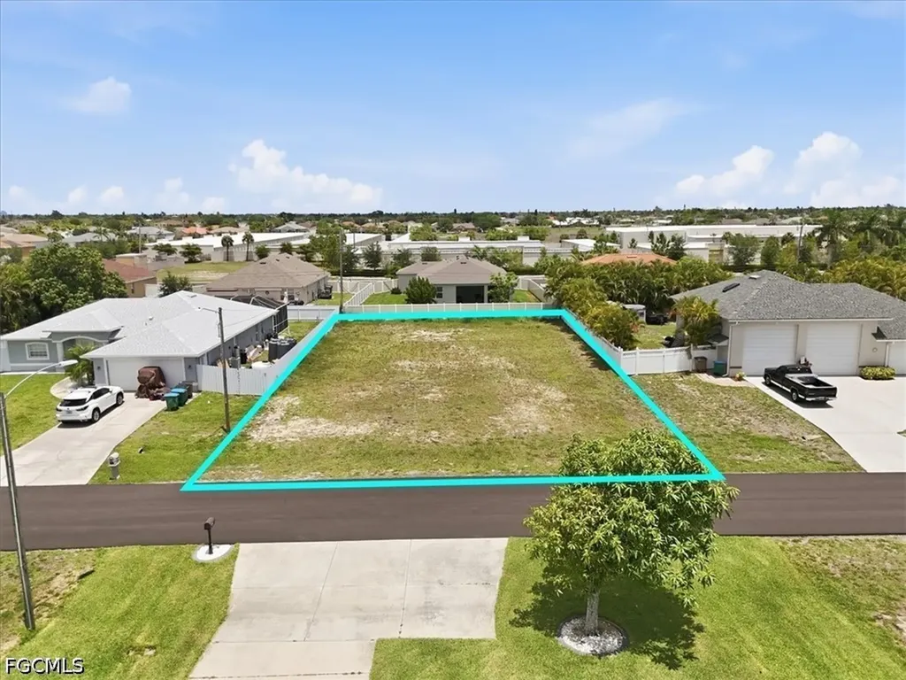 4215 SW 9th Place Cape Coral FL 33914