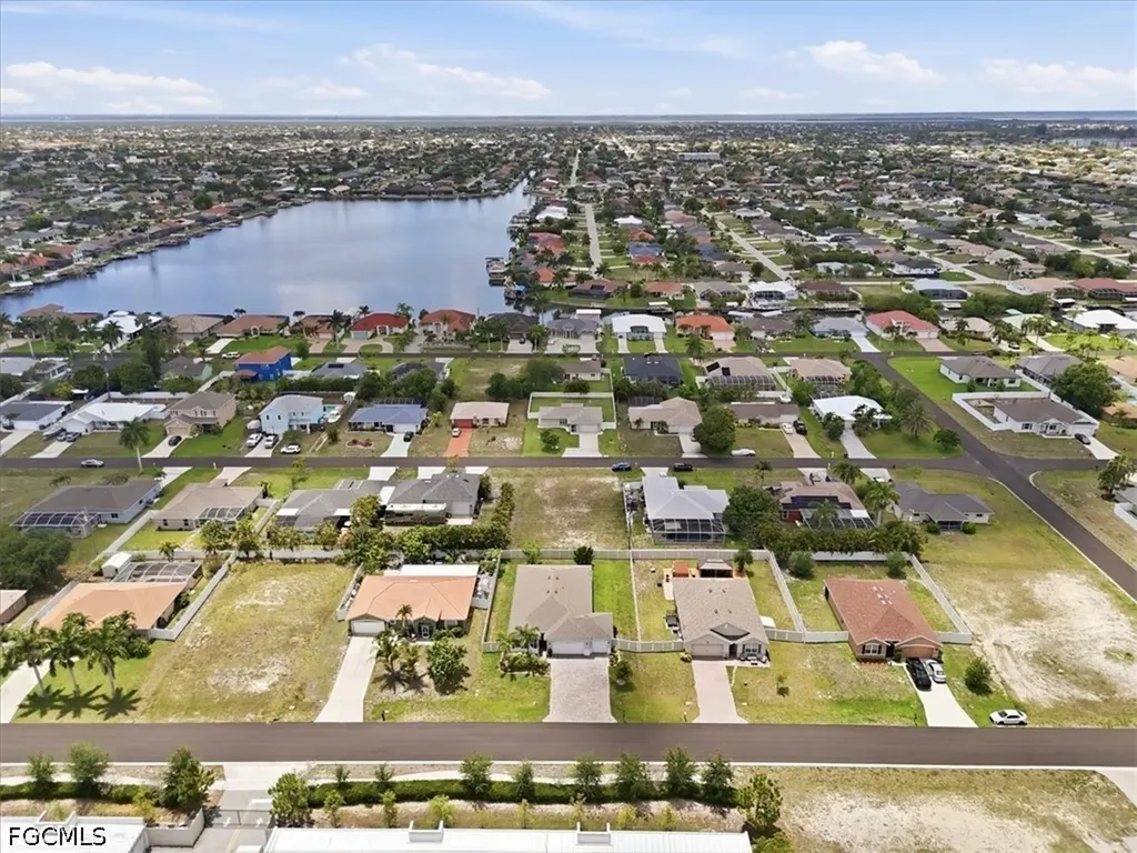 4215 SW 9th Place Cape Coral FL 33914