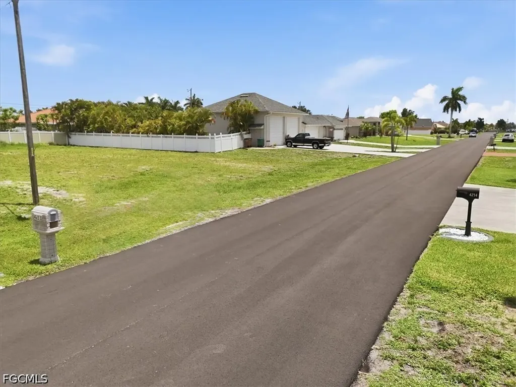 4215 SW 9th Place Cape Coral FL 33914