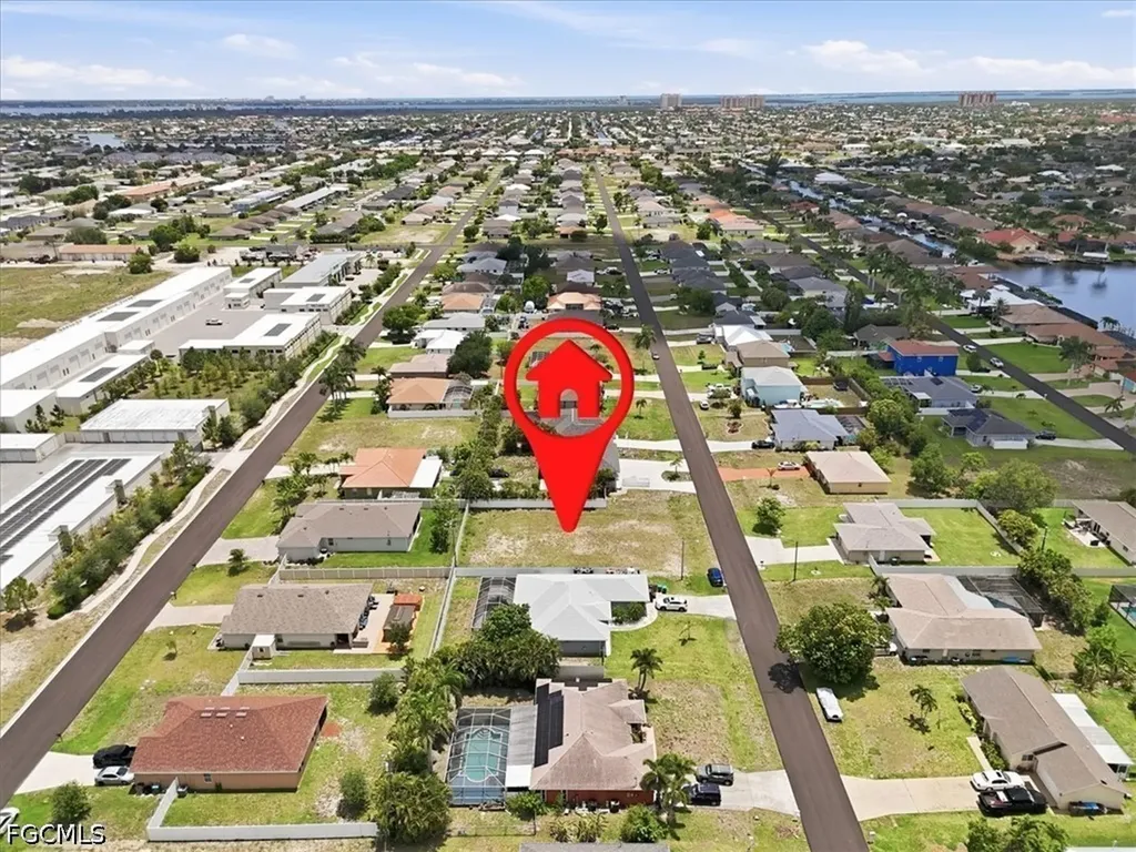 4215 SW 9th Place Cape Coral FL 33914