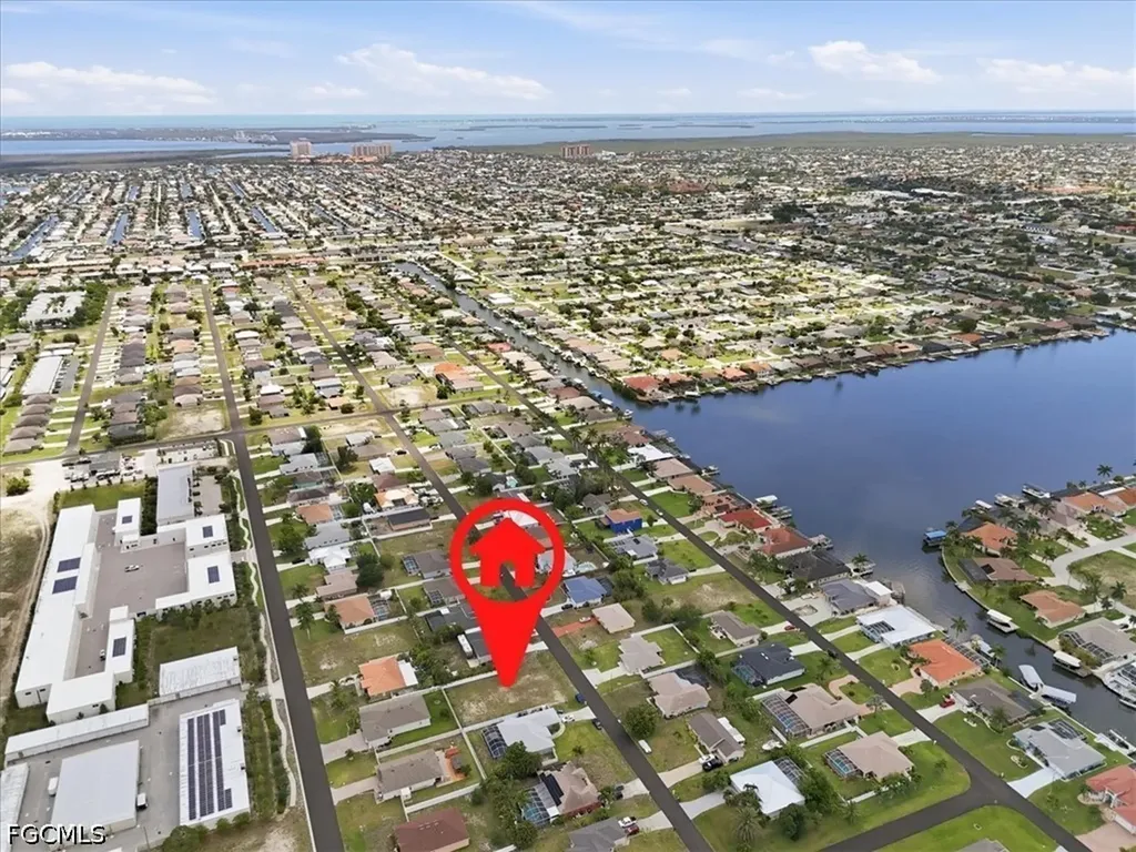4215 SW 9th Place Cape Coral FL 33914