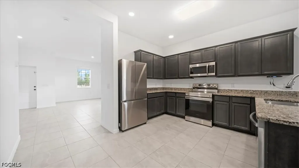 2928 NW 27th Street Cape Coral FL 33993