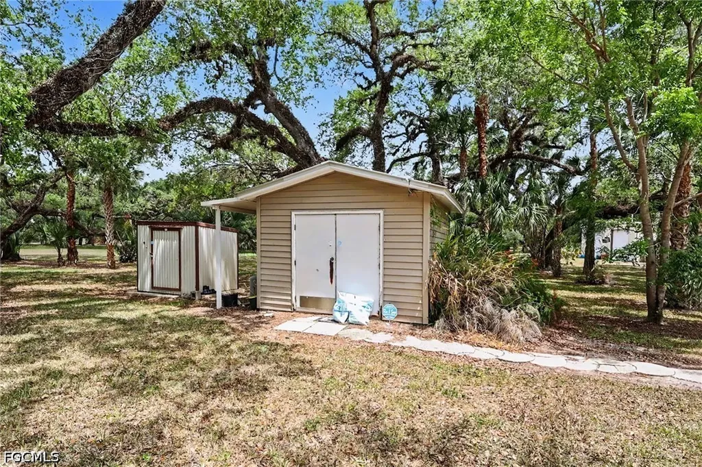 3079 Frontier Circle Labelle FL 33935