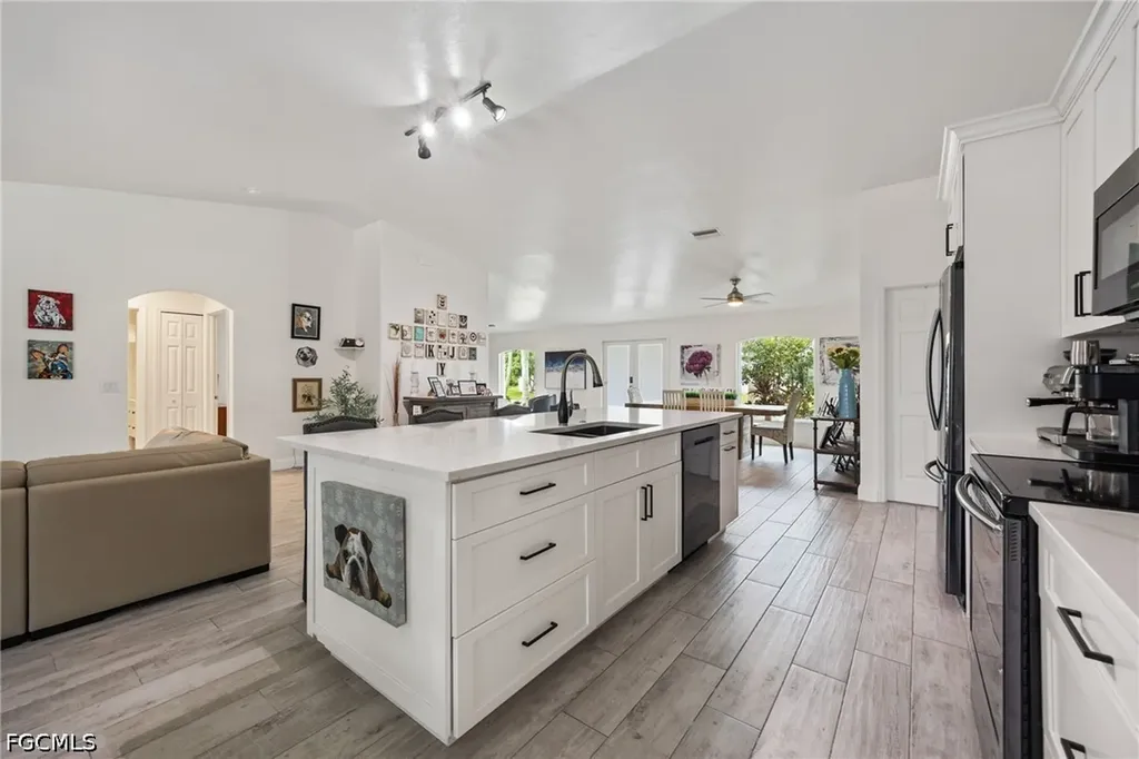 2017 SE 17th Place Cape Coral FL 33990