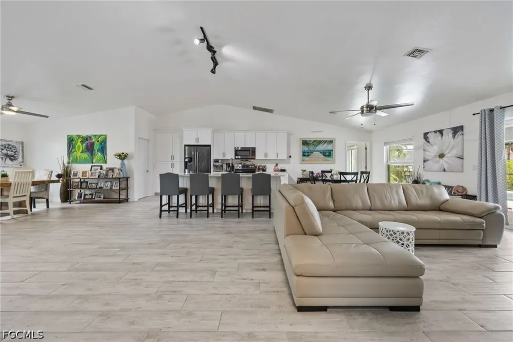 2017 SE 17th Place Cape Coral FL 33990