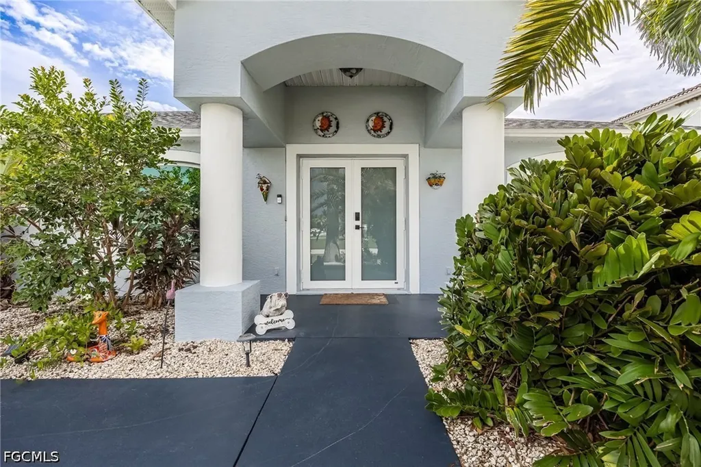 2017 SE 17th Place Cape Coral FL 33990