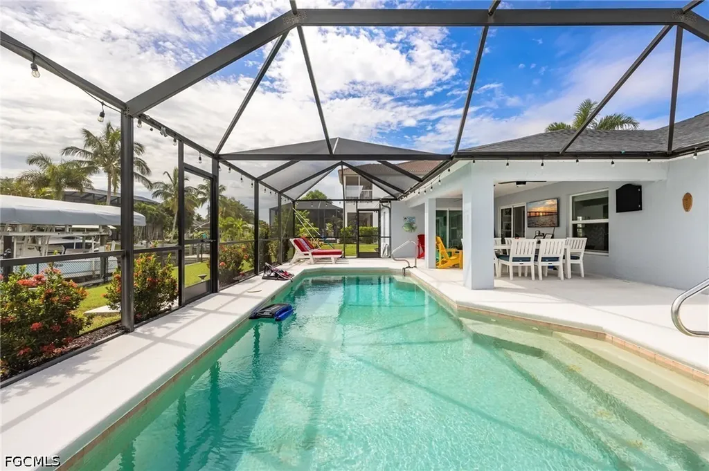 2017 SE 17th Place Cape Coral FL 33990