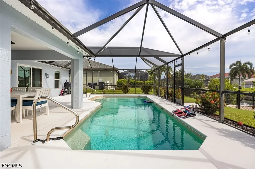 2017 SE 17th Place Cape Coral FL 33990