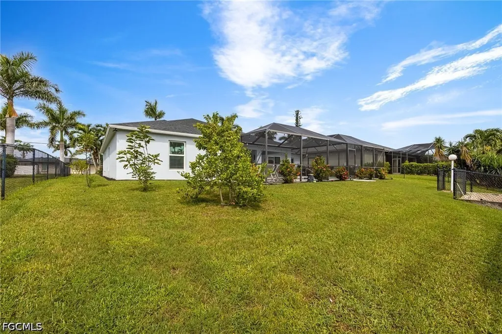 2017 SE 17th Place Cape Coral FL 33990
