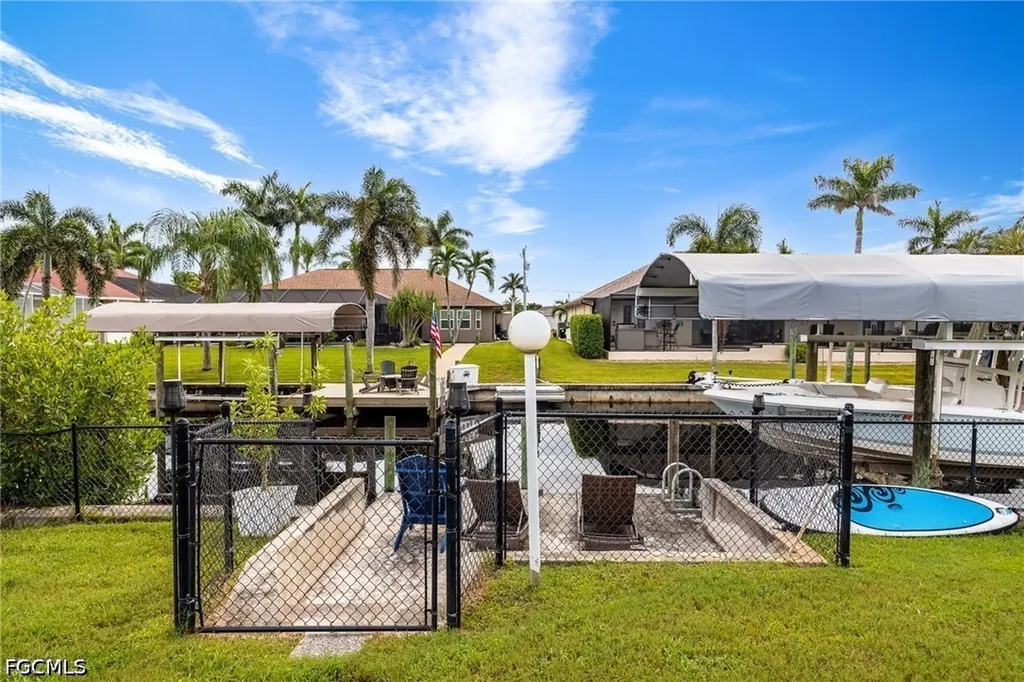 2017 SE 17th Place Cape Coral FL 33990