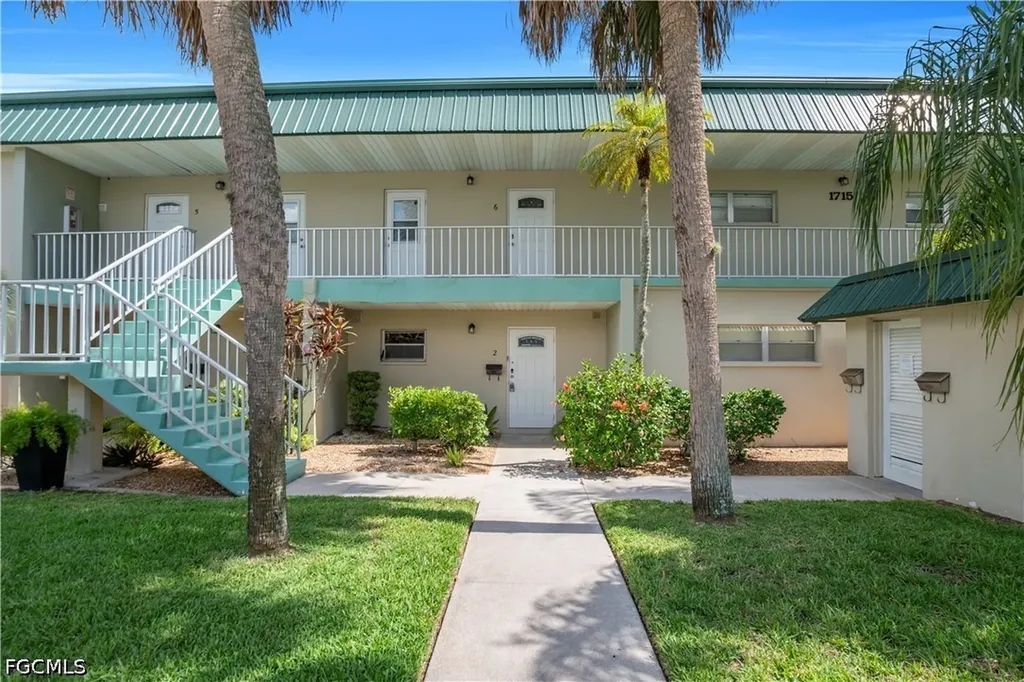 1715 Golf Club Drive North Fort Myers FL 33903