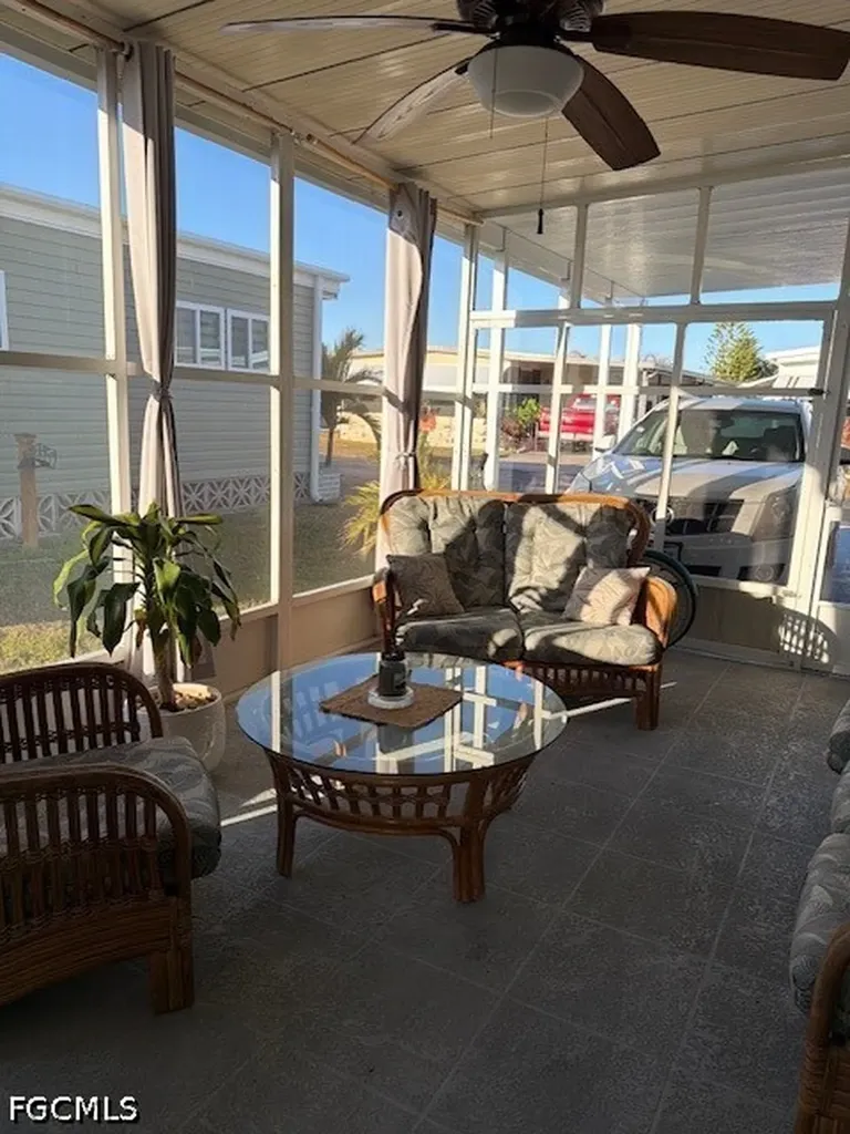 575 Winning Way North Fort Myers FL 33917