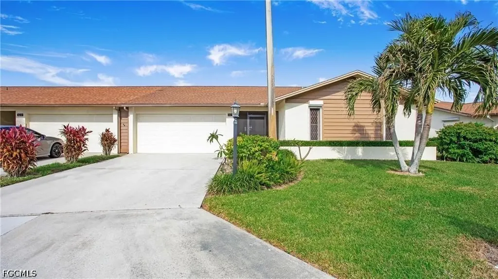 319 Reynolds Court Naples FL 34112