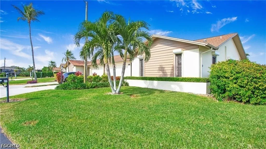 319 Reynolds Court Naples FL 34112