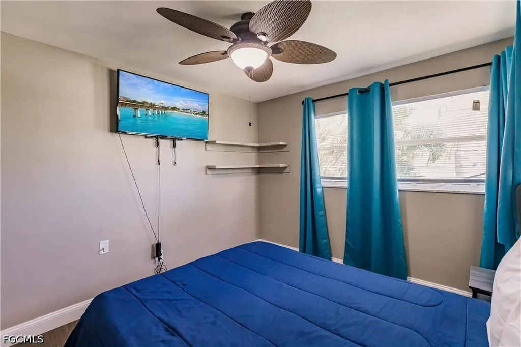 1305 SE 32nd Street Cape Coral FL 33904