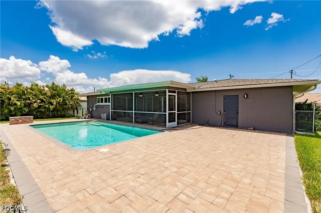 1305 SE 32nd Street Cape Coral FL 33904