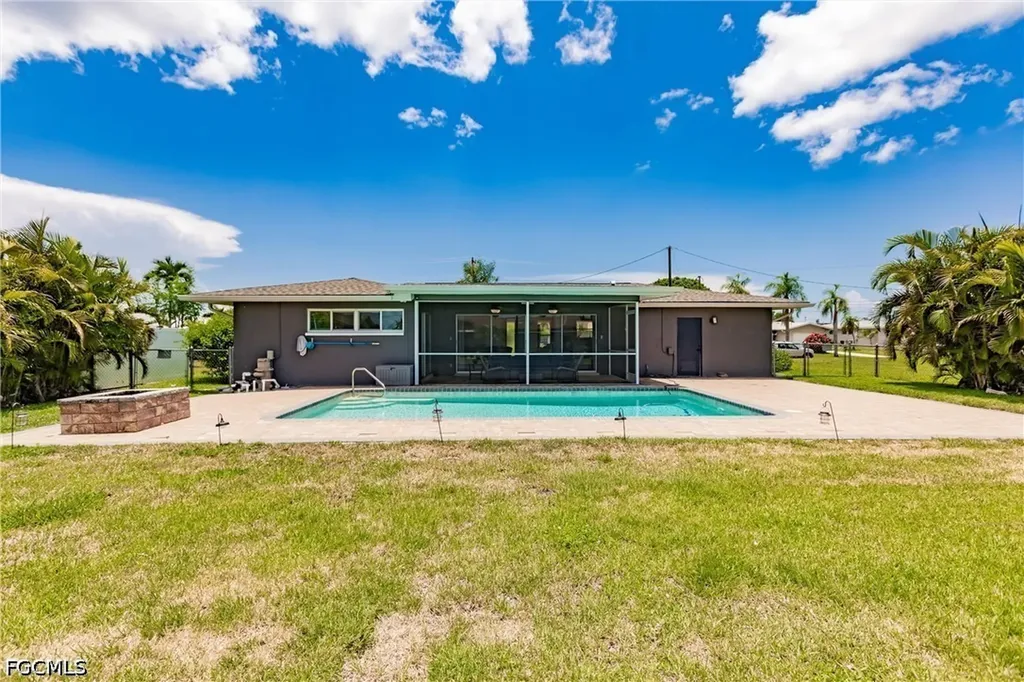 1305 SE 32nd Street Cape Coral FL 33904