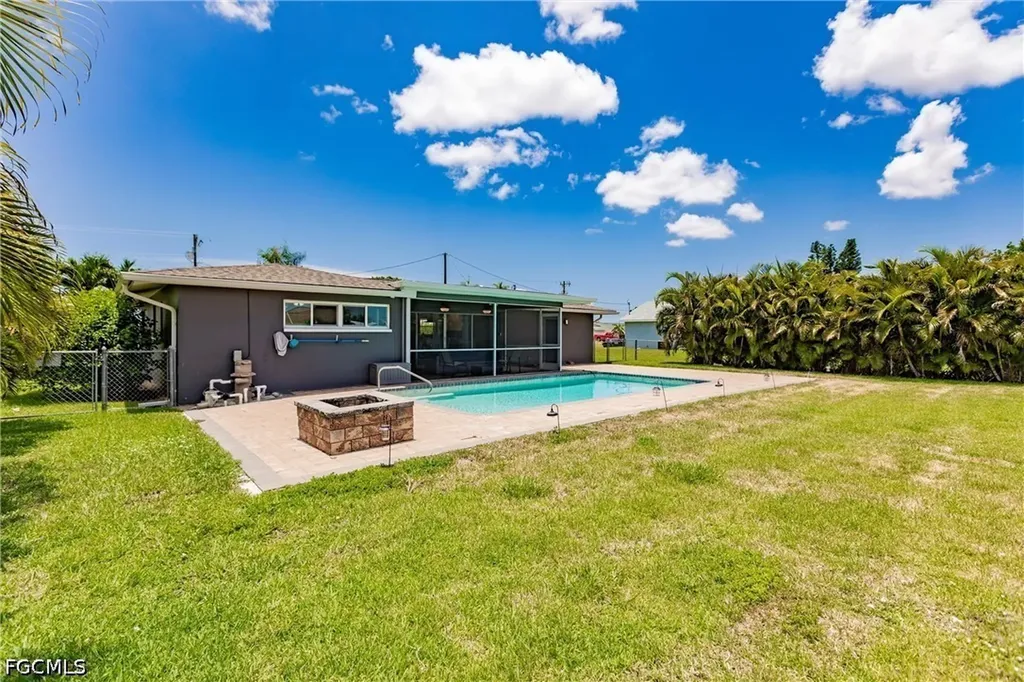 1305 SE 32nd Street Cape Coral FL 33904