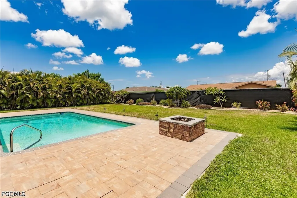 1305 SE 32nd Street Cape Coral FL 33904