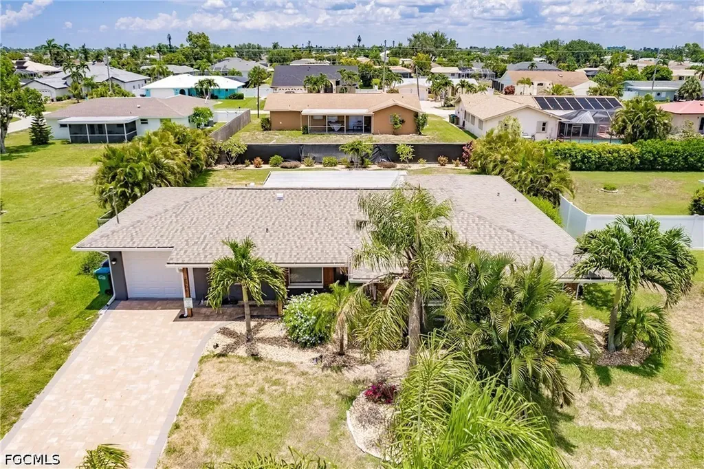 1305 SE 32nd Street Cape Coral FL 33904