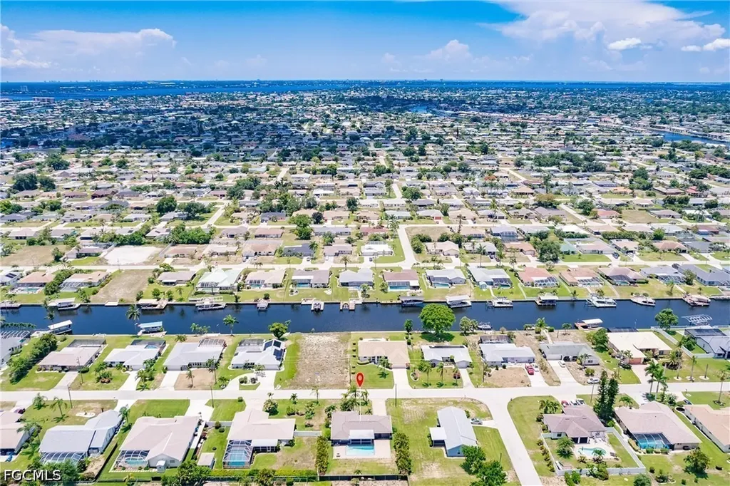 1305 SE 32nd Street Cape Coral FL 33904