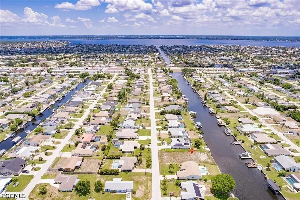 1305 SE 32nd Street Cape Coral FL 33904