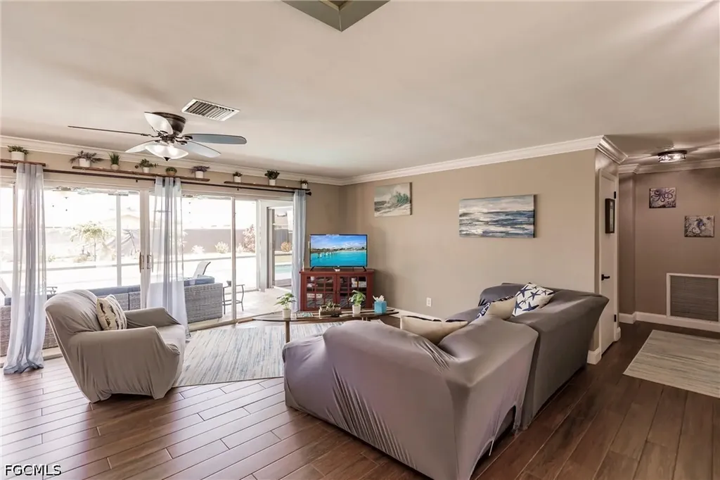 1305 SE 32nd Street Cape Coral FL 33904