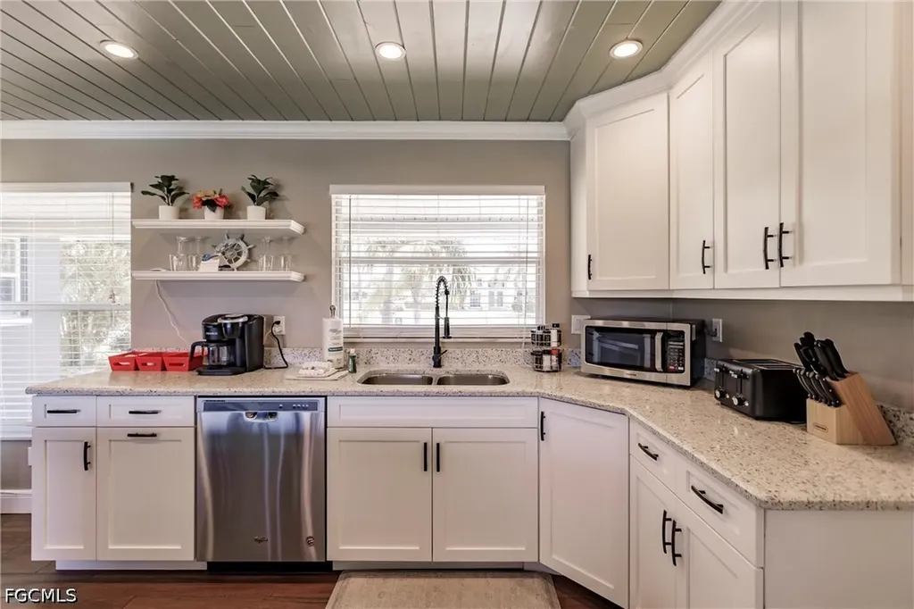 1305 SE 32nd Street Cape Coral FL 33904