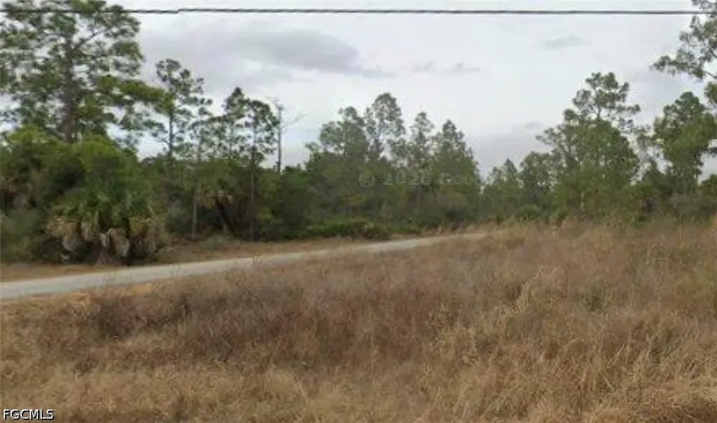 4101 E 23rd Street Alva FL 33920