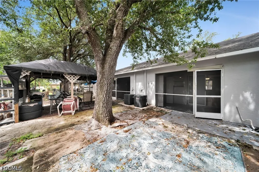 1407 SE 24th Avenue Cape Coral FL 33990