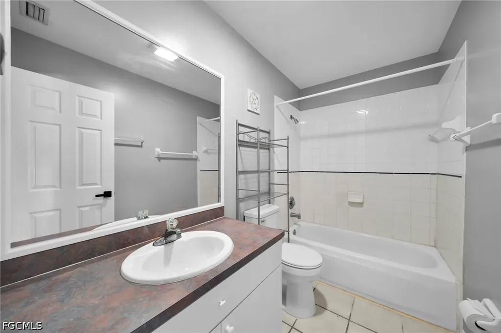 1407 SE 24th Avenue Cape Coral FL 33990