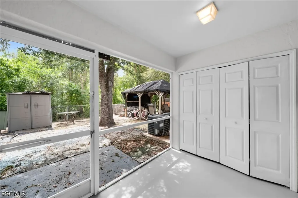 1407 SE 24th Avenue Cape Coral FL 33990